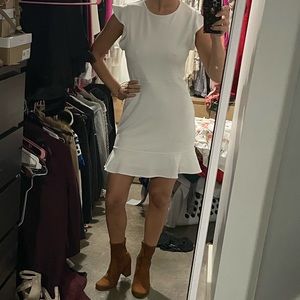 Cleaning Out My Closet!
(5’7 130 LBS) 
Like New
Size 6
White Dress